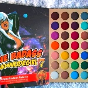 New The Badass nude girl  eye shadow pallet , 35 beautiful colors.